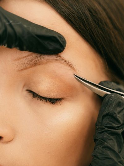 Брови та вії